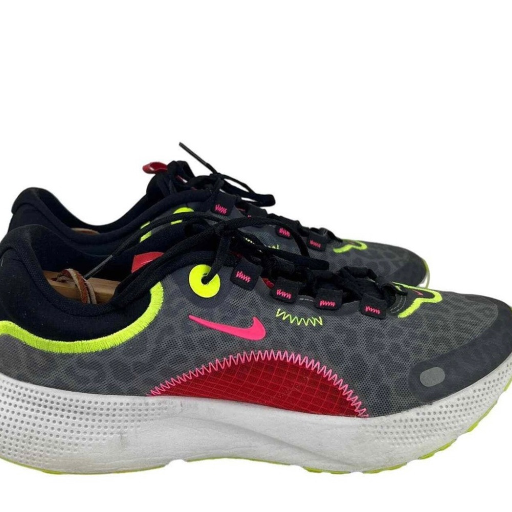 Nike React Escape Run Street Gray Hyper Pink Running Shoes